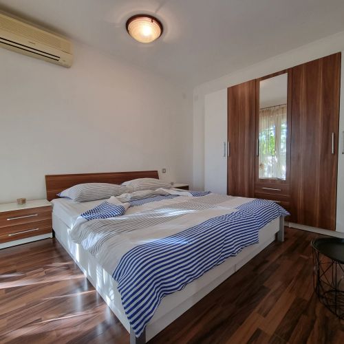 Apartments With Parking Space Crikvenica - 22581