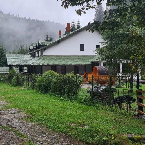 Cabana Brătei Dobreşti – Dobreşti, România