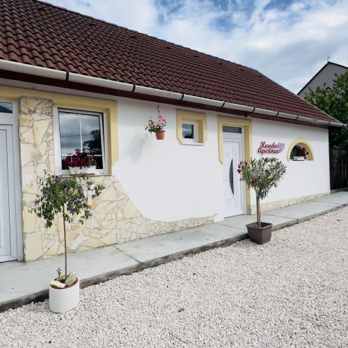 Leander Apartman Ostoros