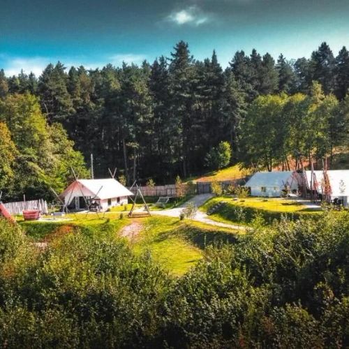 Piniale Glamping Trib Bughea de Jos – Bughea de Jos, Rumunia