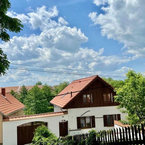 Chalupa nad rybníkem Straškov-Vodochody – Vodochody, Česká republika