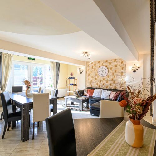 Casa Ramino Buşteni – Buşteni, România