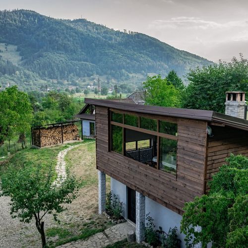 Sura bunicilor Open View Place Pângărăcior