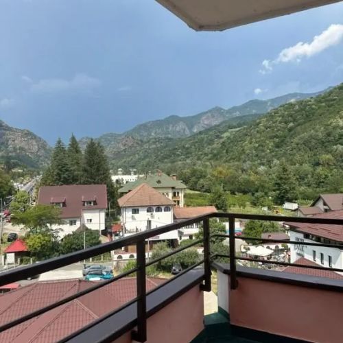 Vila Trandafirul si Liliacul Călimăneşti – Călimăneşti, România