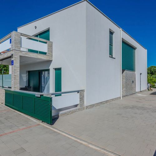 Apartment Marovic Vir