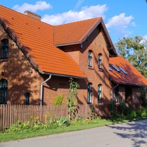 Czarna Jachta - Na szlaku legend. Pokoje nad jeziorem. Żywy – Kruklanki, Polska