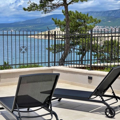 SeaLuxe Apartment with Jacuzzi Šilo – Šilo, Croația