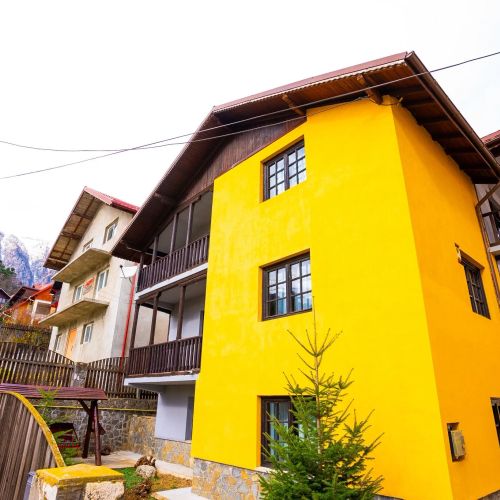 Casa Valentino Buşteni – Buşteni, România