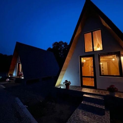 Căsuțele de la răscruce Hobița