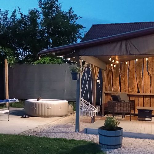 Lebegő Falu Vendégház Oroszlány