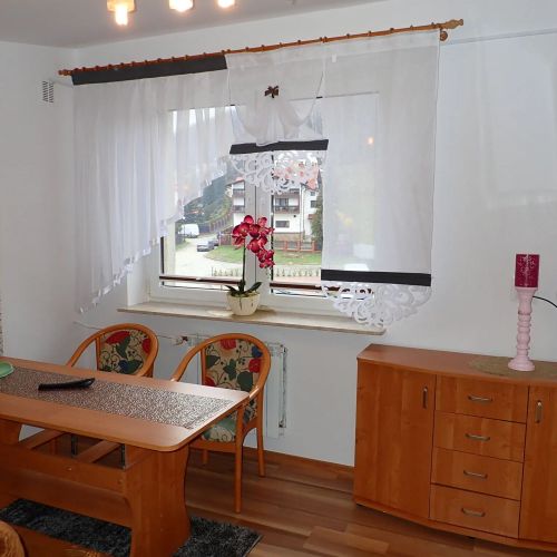 Apartament z sypialnią i pokojem dziennym, aneksem kuchennym w centrum Szczyrku – Szczyrk, Polska
