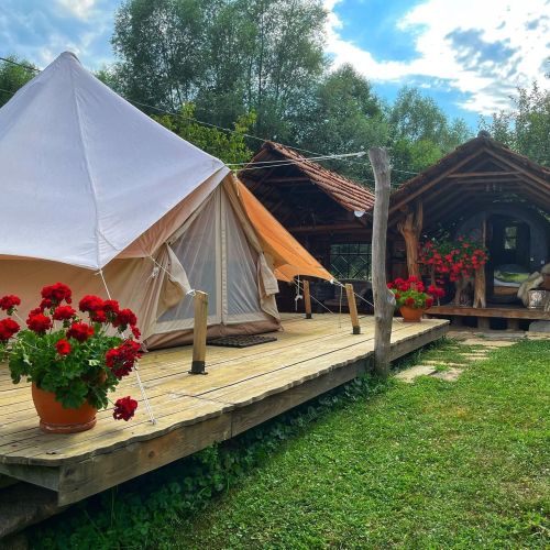 Lazy Dreams Voia Glamping Hunedoara  – Voia, România