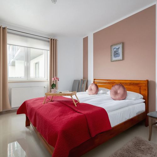 Dobrego Pasterza 122C/17^