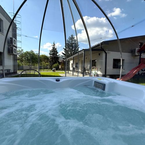 Családi Kikötő Apartmanház Gyula – Giula, Ungaria