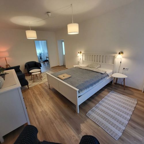 Kislakás a Béke téren Esztergom