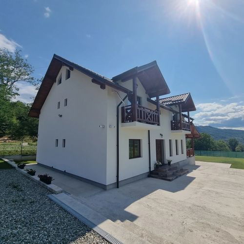 Casa Anto Călimăneşti