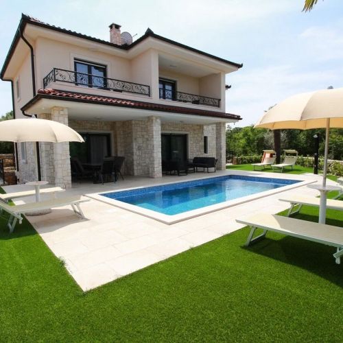 Comfortable 12 Person Villa in Malinska