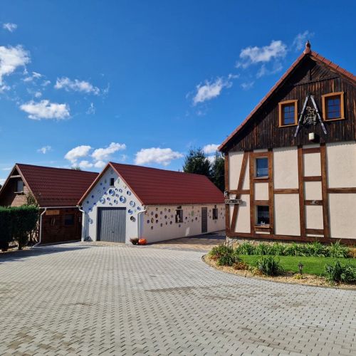 Zacisze 13 – Leśna, Polska