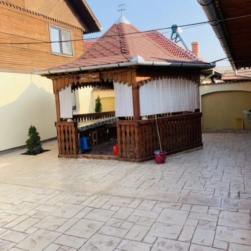 Casa Ariana Ungureni – Ungureni, România