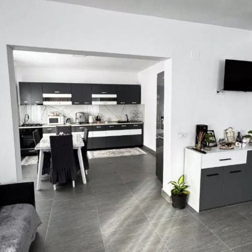 Cabana de Sub Deal Arieșeni – Arieşeni, România