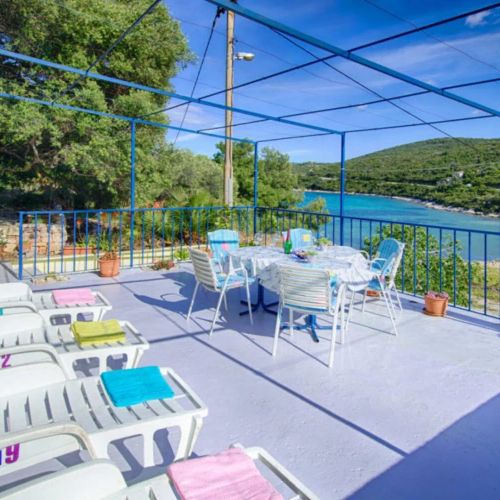 House Paradiso Vis