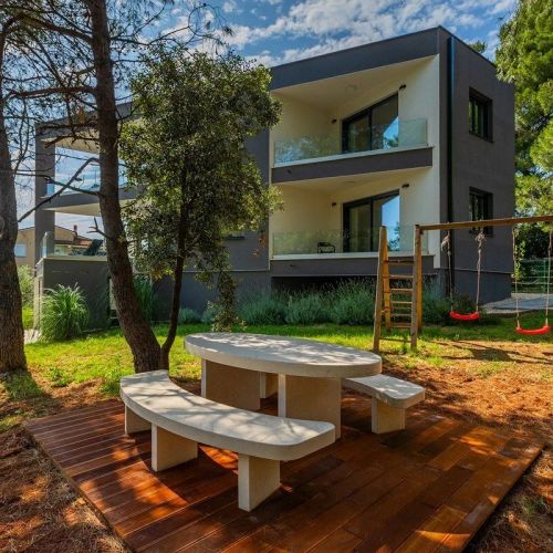 Villa Black and White Pula – Pula, Chorwacja