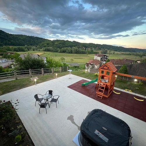 Ház Családok Részére Parkolóhellyel Veliki Komor, Zagorje - 23212 Veliki Komor