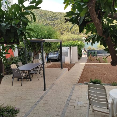 Apartments Neve Beachfront Grebastica