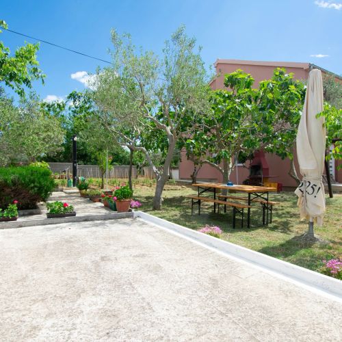 Apartments Ljubo Vrsi – Vrsi, Croația