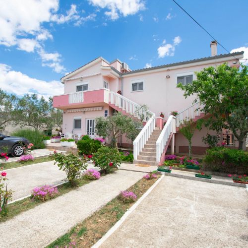Apartments Ljubo Vrsi – Vrsi, Croația