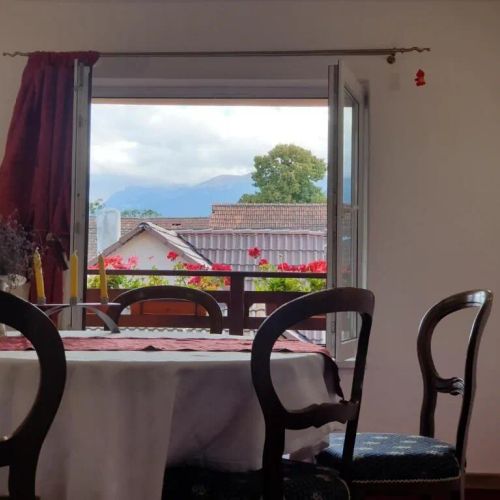 Casă Nicoladis Zărnești – Zărnești, România