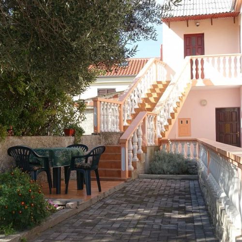Apartment Jakov Nin