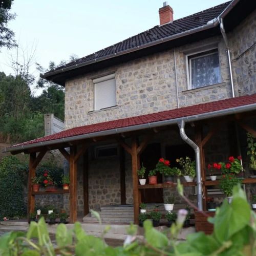 Orosz Major Vendégház Parasznya