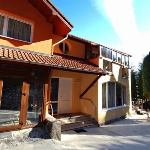 Marble Villa: Luxury Estate - Central but Intimate Sinaia – Sinaia, România