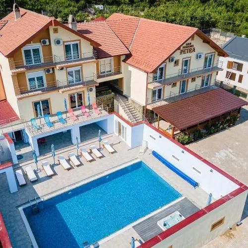 Pensiunea Petra Divici