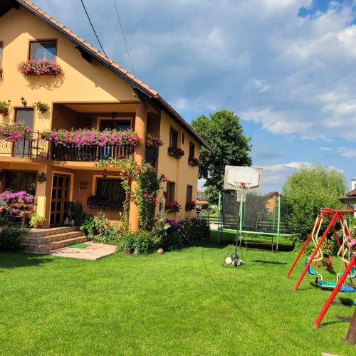 Vila Deni Predeluț – Predelut, România
