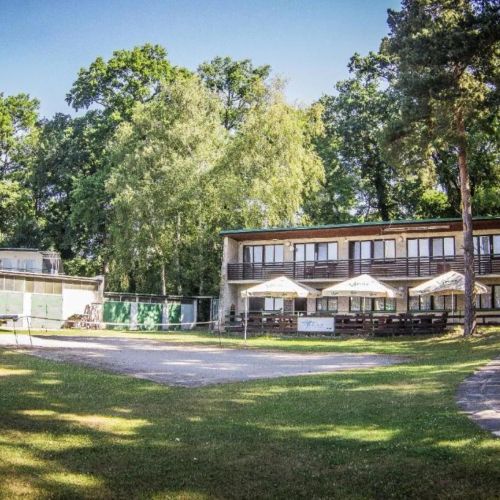 YACHT CLUB BEZDREV – Hluboká nad Vltavou, Česká republika