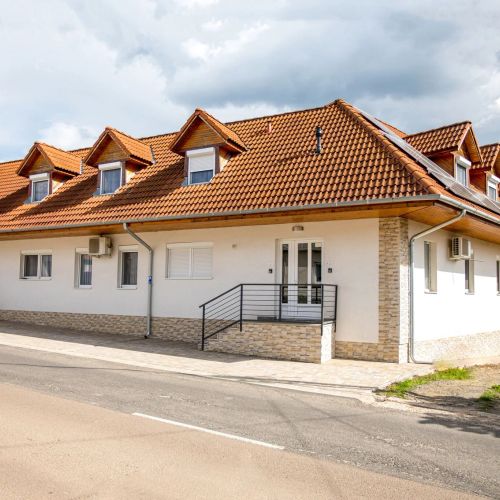 Mátravölgy Apartmanház Pásztó – Pásztó, Ungaria