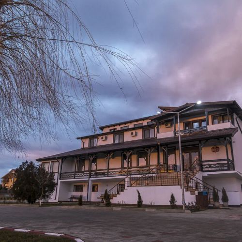 Complex Turistic Popasul Măriei Lețcani