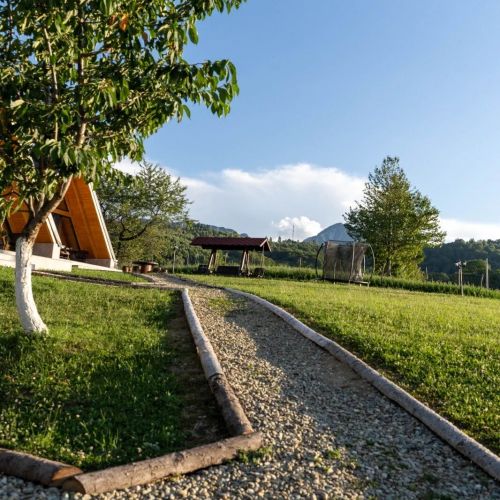 Căsuțe A-frame Green Hill Popas Poiana Mărului – Poiana Mărului, România
