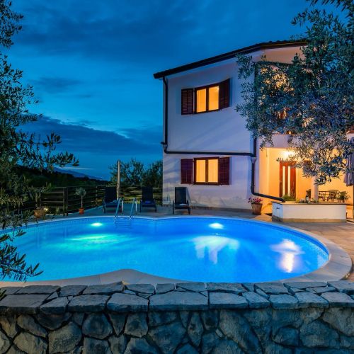 Family-friendly Apartments With Swimming Pool Drenje, Labin - 23001 Drenje