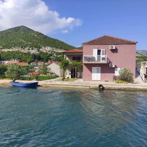 Apartments With Parking Space Rogotin, Neretva Delta - Ušće Neretve - 23141 Rogotin