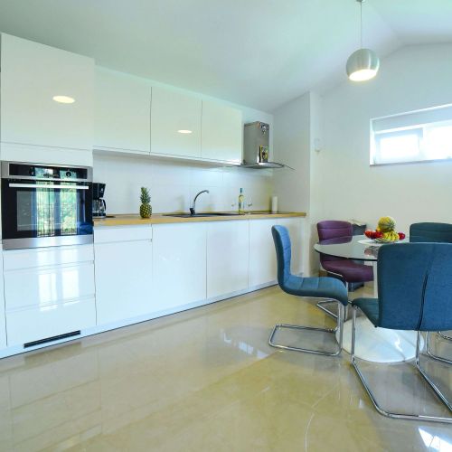 Apartments With Parking Space Sinj, Zagora - 23403 Sinj