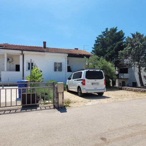 Apartments With Parking Space Krk - 23675