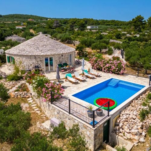 Seaside Family Friendly House With A Swimming Pool Mirca, Brač - 23797 Mirca