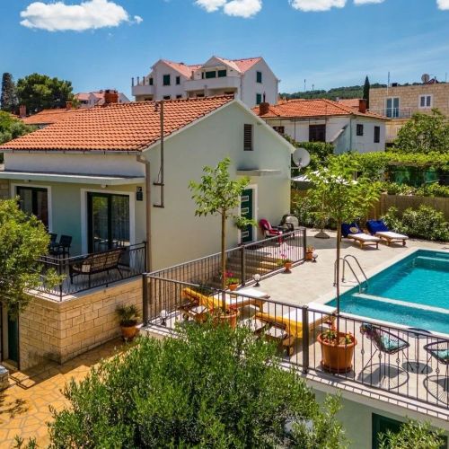 Family Friendly House With A Swimming Pool Supetar, Brač - 23813 Supetar