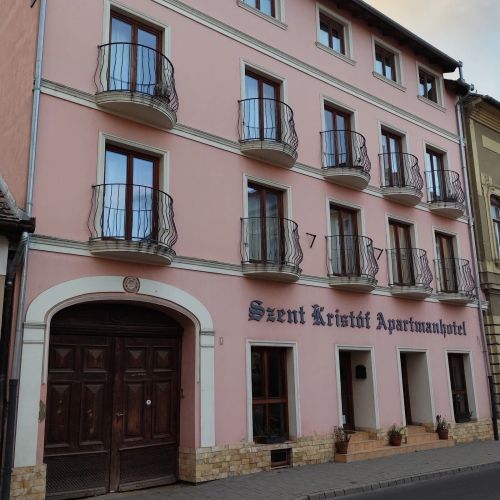 Szent Kristóf Apartmanhotel Zalaegerszeg – Zalaegerszeg, Ungaria