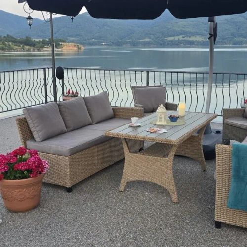 Camere de Închiriat Donaris Eșelnița – Eşelniţa, România