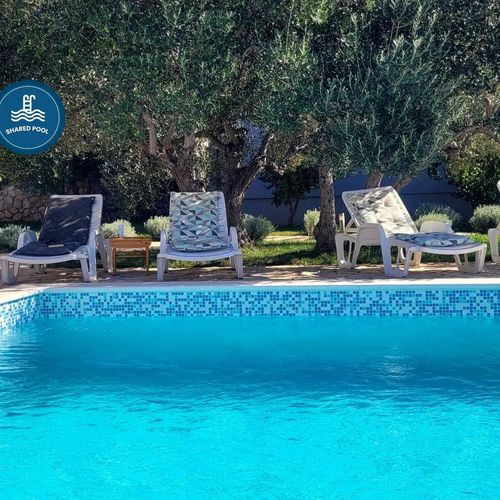 Apartment Olive shared pool Pirovac