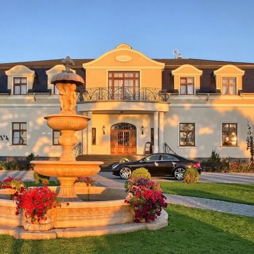 Hotel Dworek Komorno 